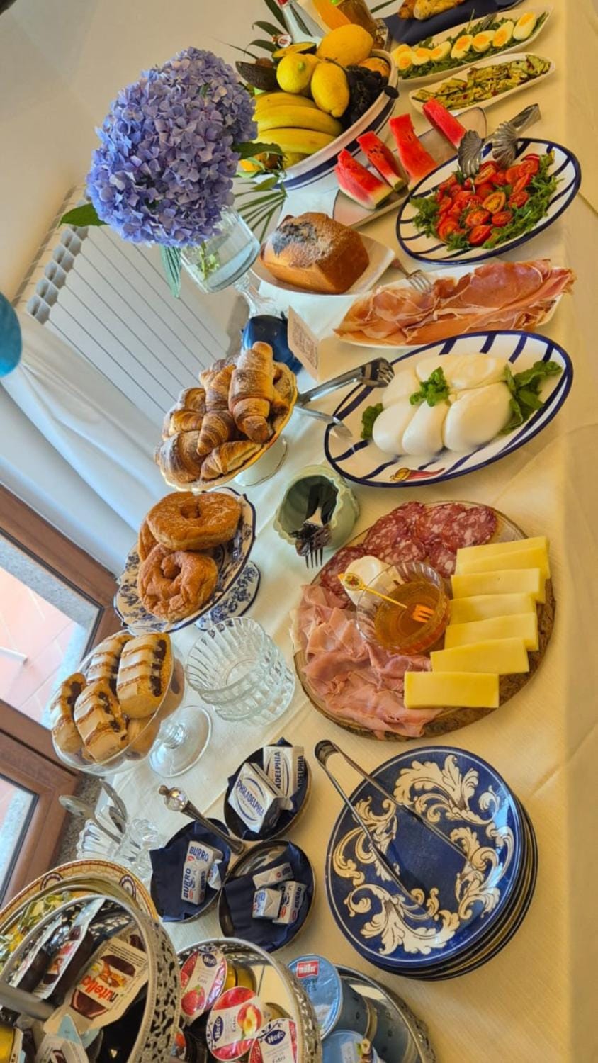 Food and drinks, Food, Breakfast, Continental breakfast, Buffet breakfast, Italian breakfast