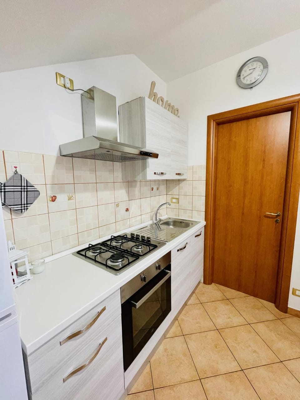 Coffee/tea facilities, Kitchen or kitchenette, minibar, pet friendly, stove