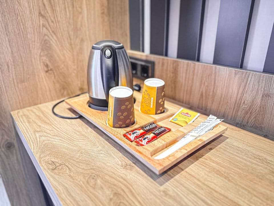 Coffee/tea facilities, Food and drinks, Breakfast
