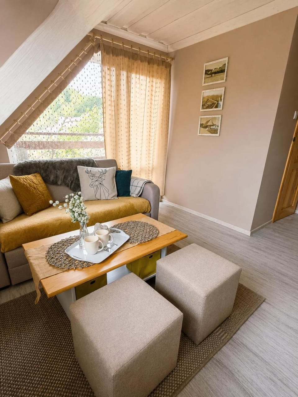 Seating area