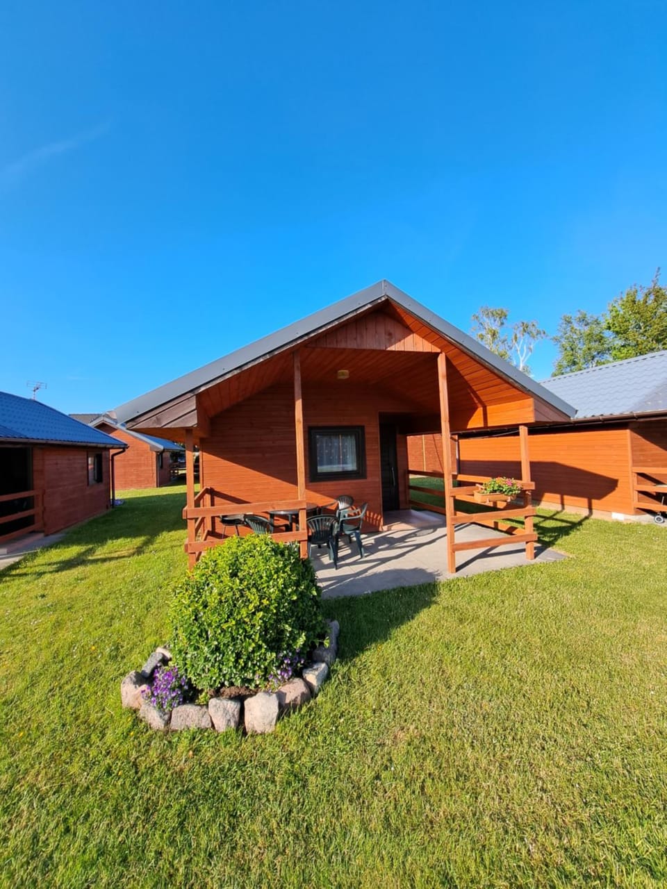 Property building, Day, Garden, Garden view