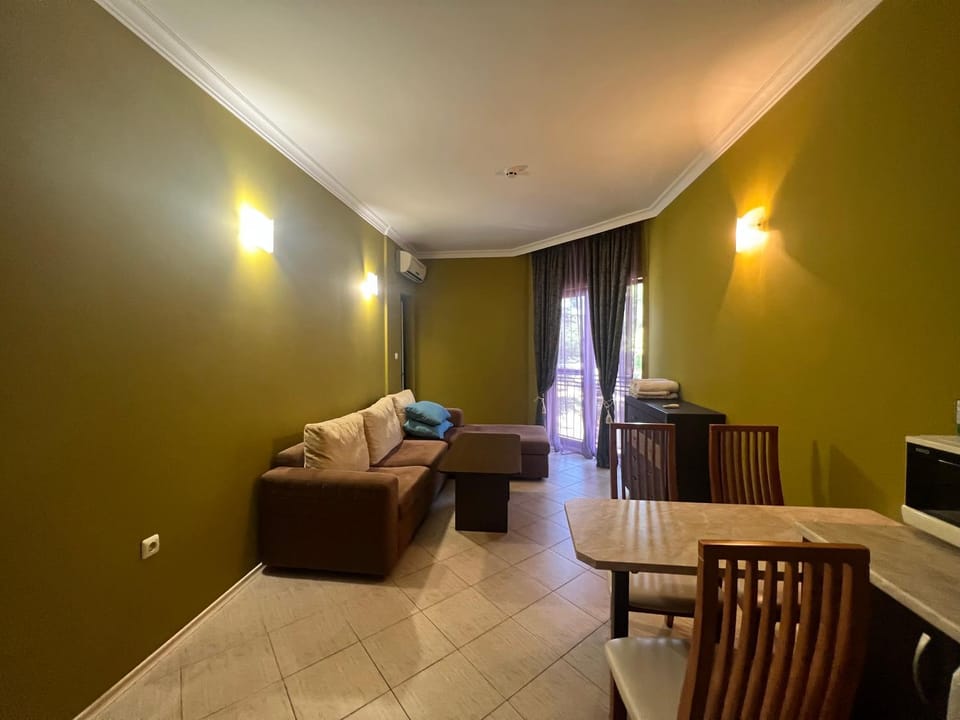 Green Garden View Apartment in Varna