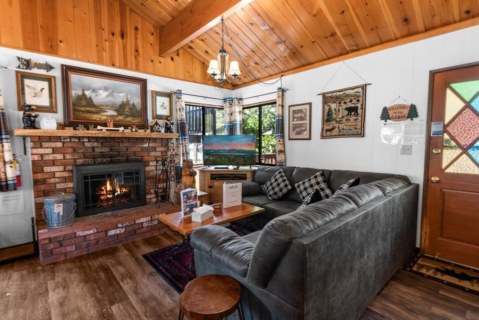 TV and multimedia, Living room, Seating area, flat iron