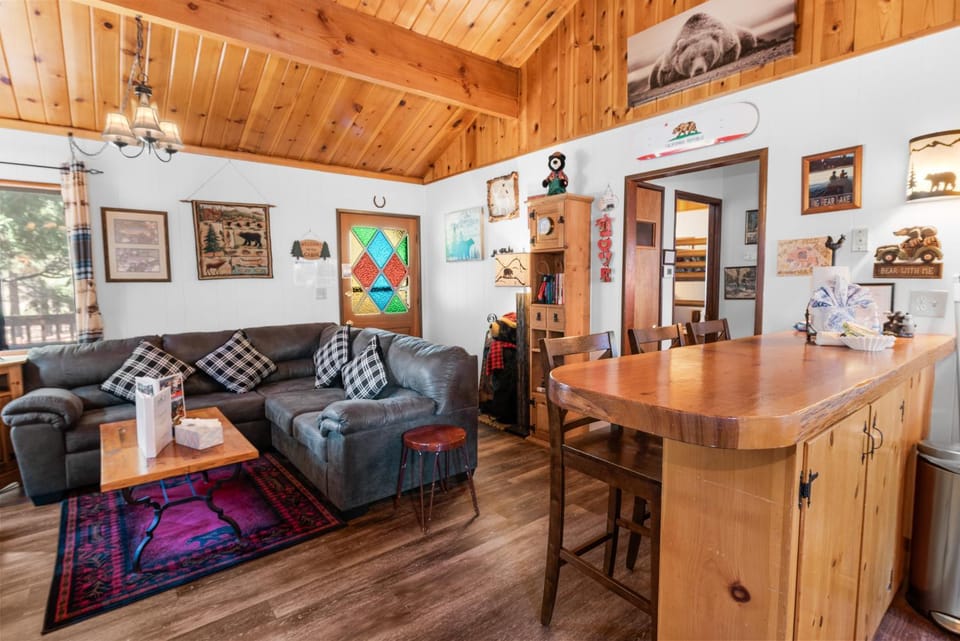 Kitchen or kitchenette, Living room, Seating area