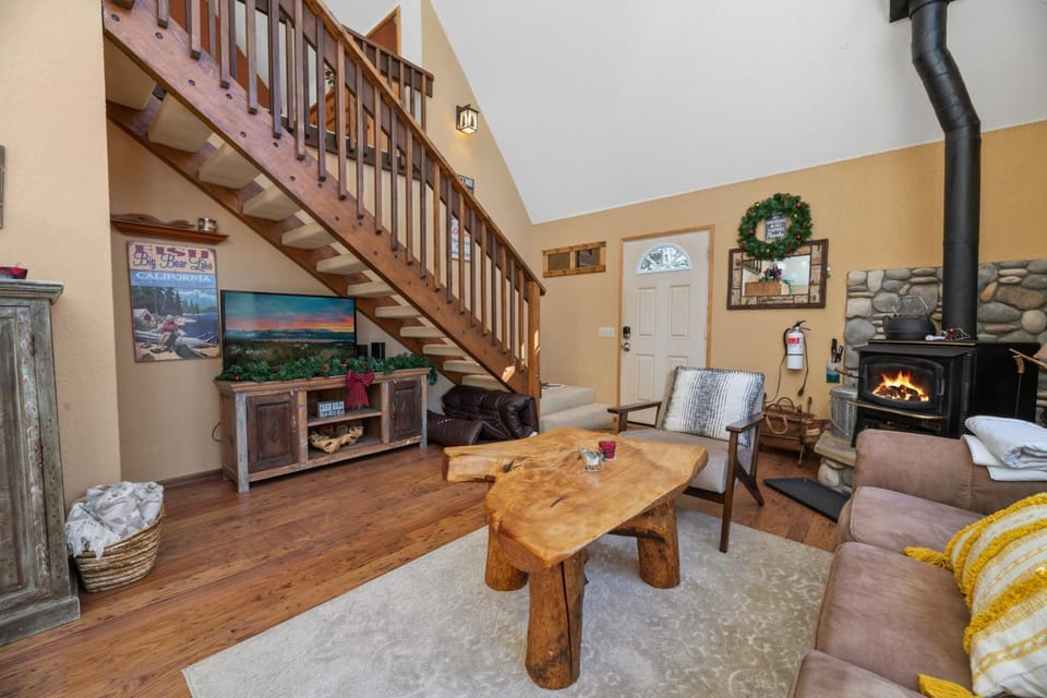TV and multimedia, Living room, Seating area, flat iron