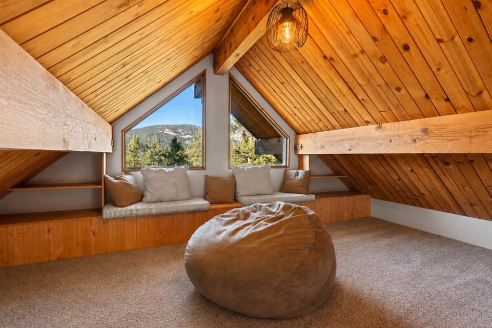 Natural landscape, Seating area, Mountain view