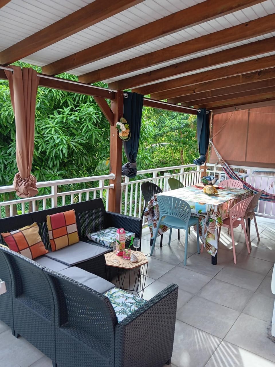 Sous le manguier Apartment in Sainte-Anne