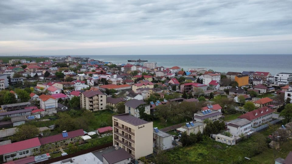 Beach, Sea view, Location