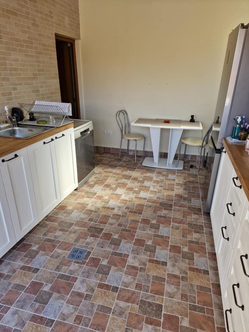 Kitchen or kitchenette, Communal kitchen, kitchen, kitchen