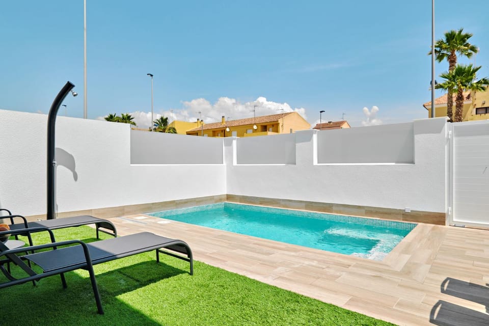Patio, Natural landscape, Swimming pool, sunbed