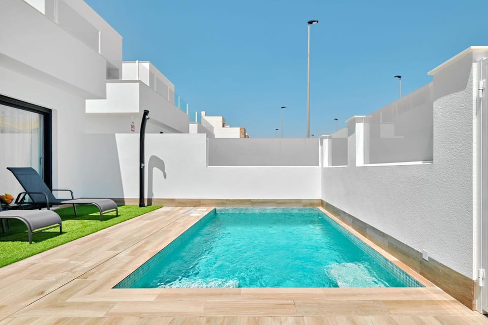 Seating area, Pool view, Swimming pool, sunbed