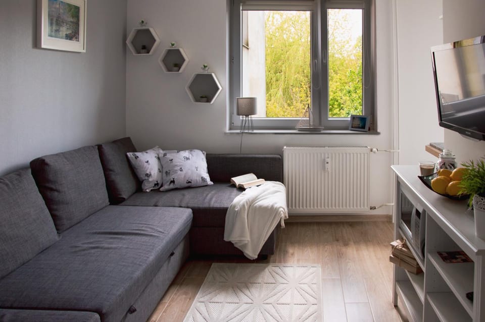 TV and multimedia, Living room, Seating area, internet