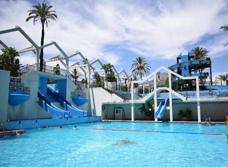 Benalbeach. 1º Linea de Playa. Apartment in Benalmadena