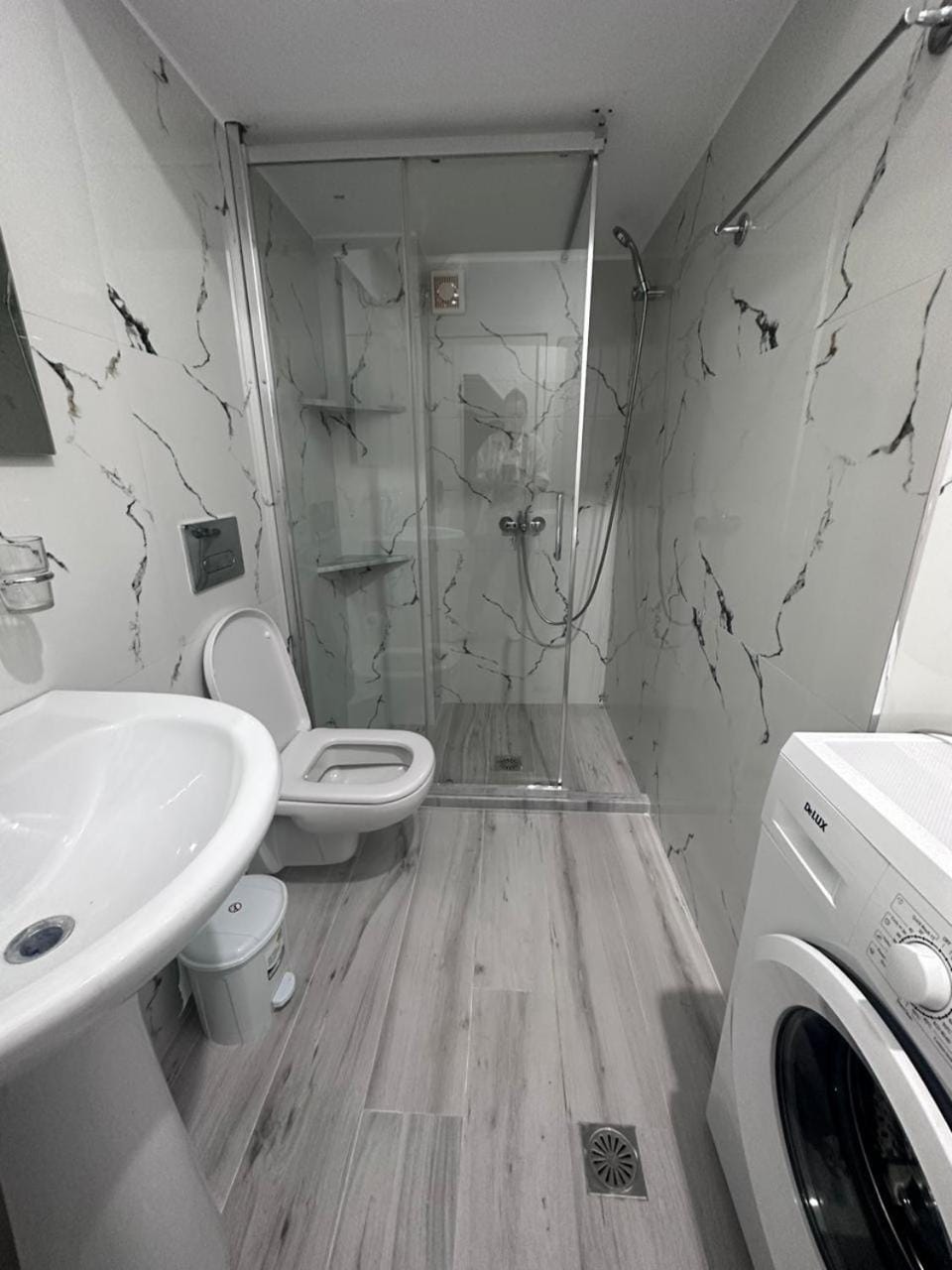 Shower, Toilet, Bathroom, washing machine