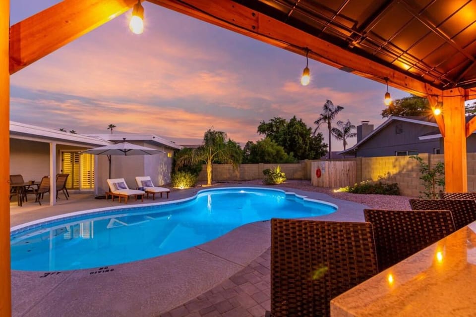 Cactus Glen Free Htd Pool GameRoom Cabana Bar House in Phoenix