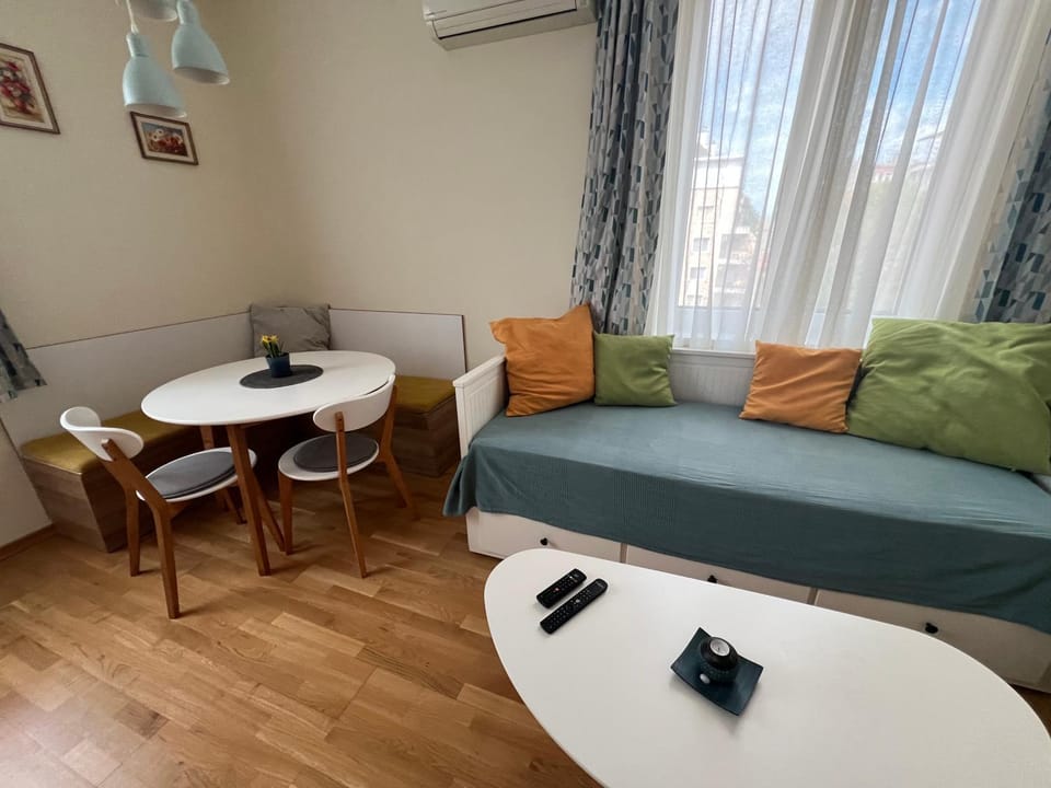 Sea Vibes - Modern Apartment Near the Beach & City Center, Burgas Apartment in Burgas