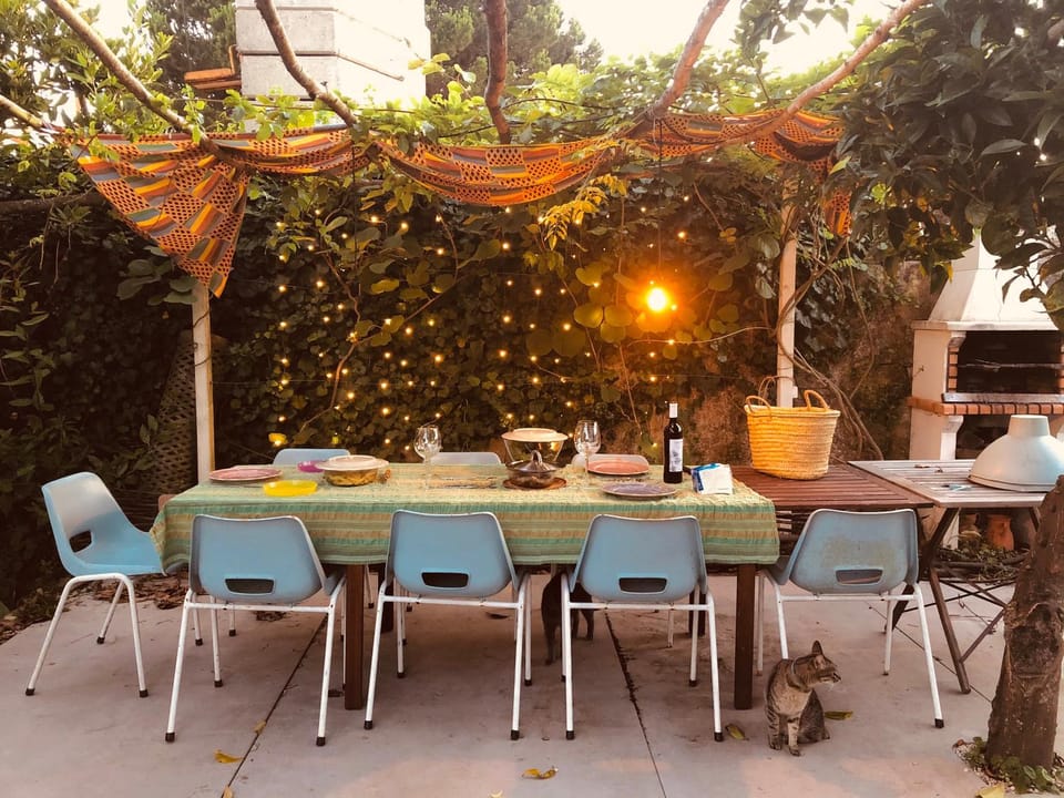 Off site, BBQ facilities, Garden, Entertainment