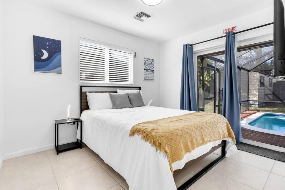 Cheerful 4 Bedrooms house with Pool and Game Room House in Hollywood