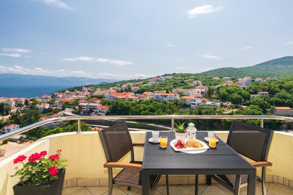Balcony/Terrace, City view, Sea view