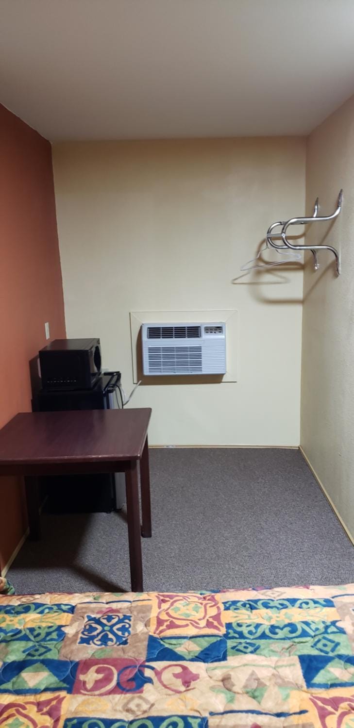 minibar, air conditioner