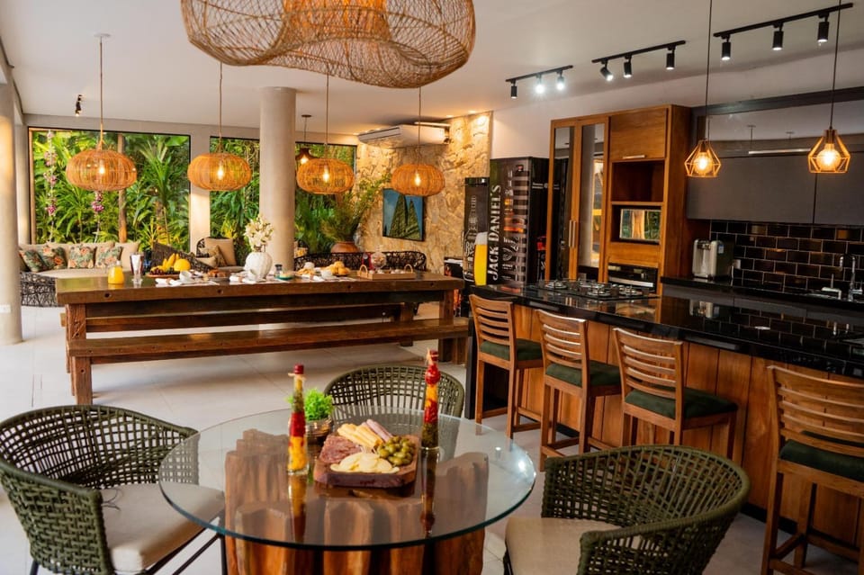 Restaurant/places to eat, Kitchen or kitchenette, Banquet/Function facilities
