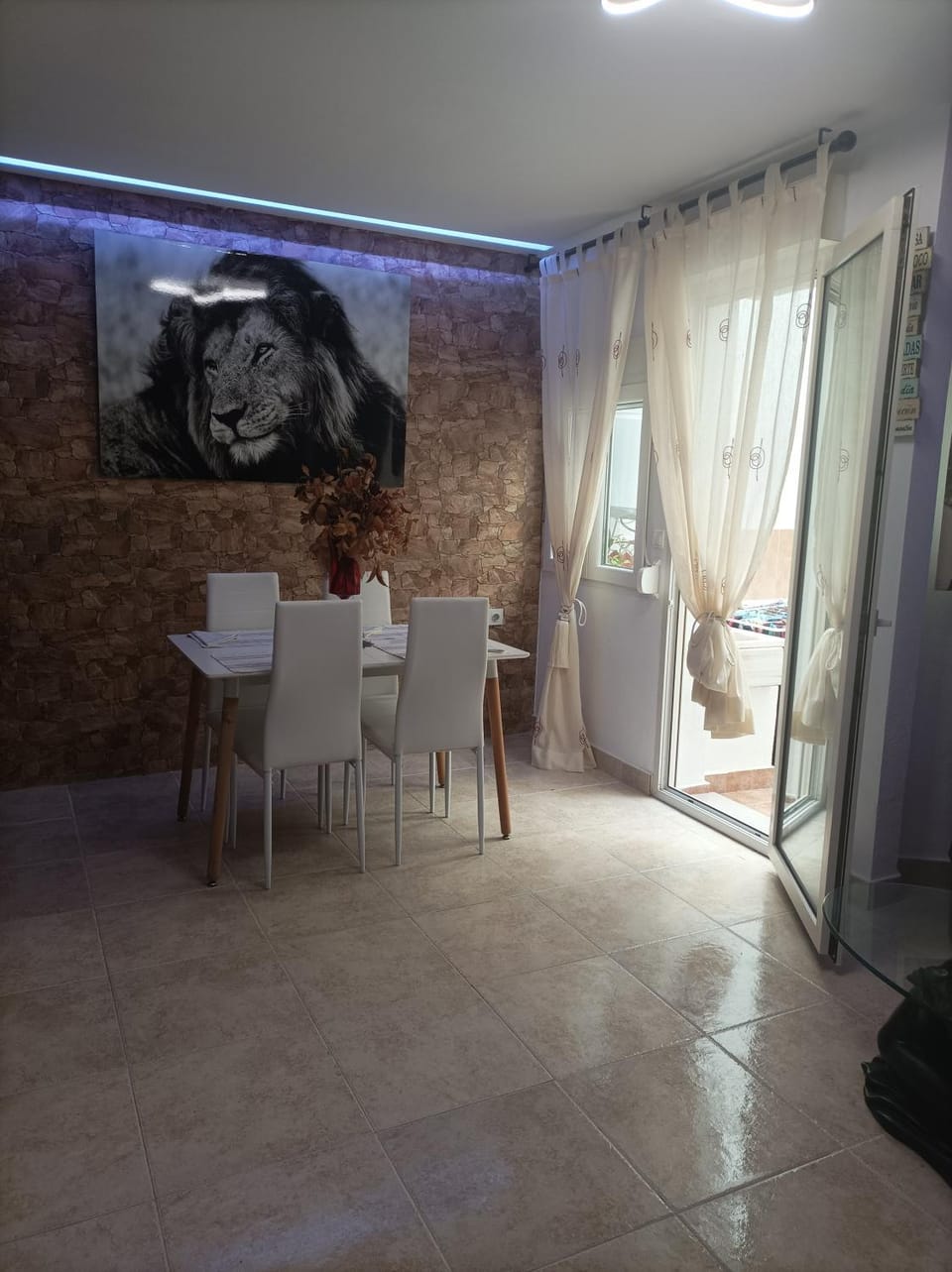 Living room, Dining area