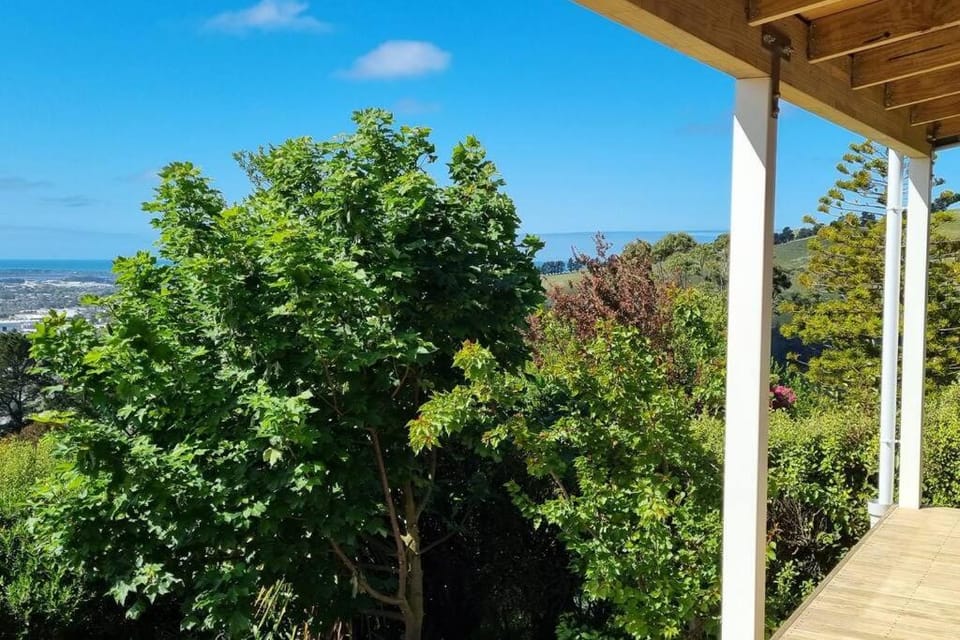 Huntsbury Hideaway Villa in Christchurch