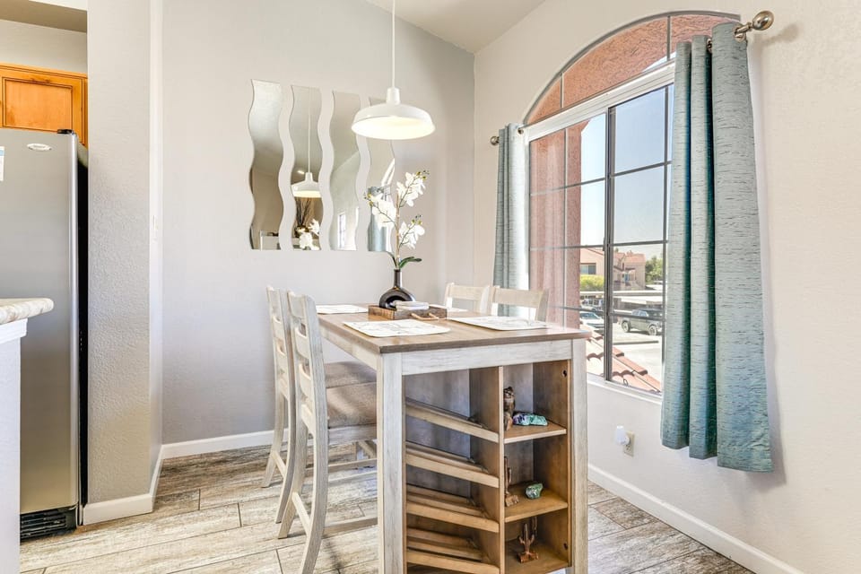 Walk to Rotary Park: Lake Havasu City Condo House in Lake Havasu City