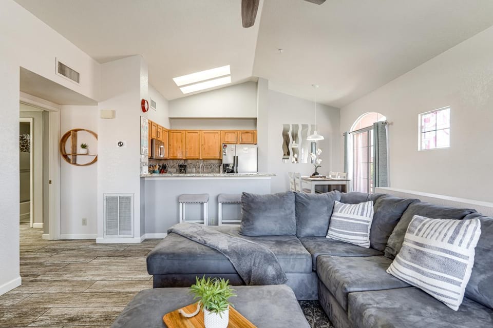 Walk to Rotary Park: Lake Havasu City Condo House in Lake Havasu City