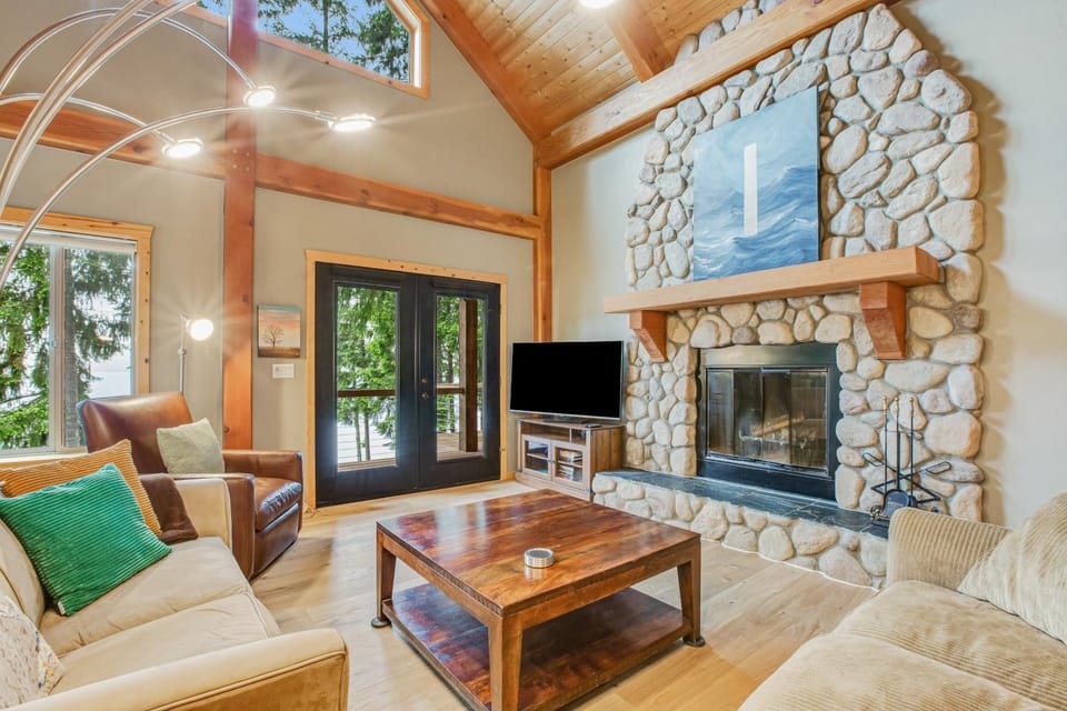 Woodstone Cabin Cabin in Lake Cushman