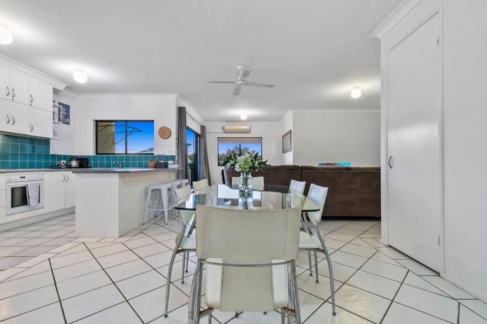Rooftop Island Sunsets Apartment in Woorim