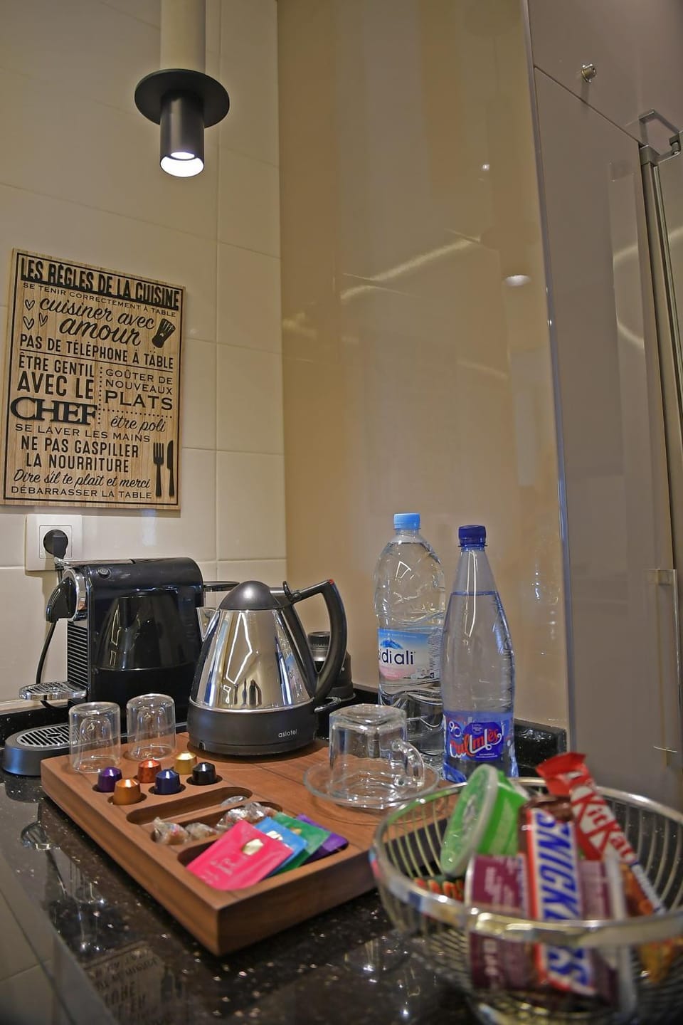 Coffee/tea facilities, Kitchen or kitchenette, Food and drinks, Food, Drinks