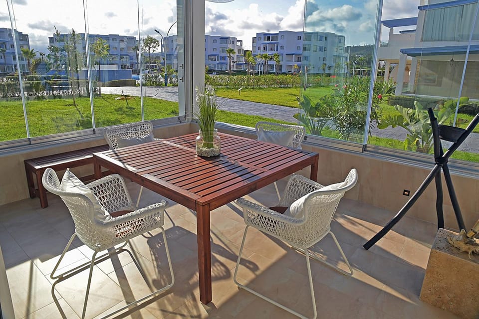 Property building, Patio, Day, View (from property/room), Balcony/Terrace, Dining area