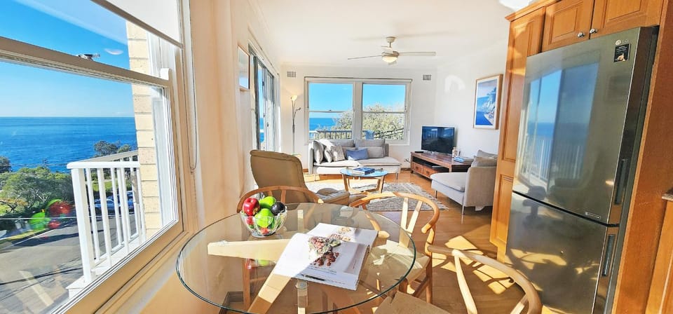 Day, Natural landscape, View (from property/room), Balcony/Terrace, Living room, Seating area, Dining area, Sea view