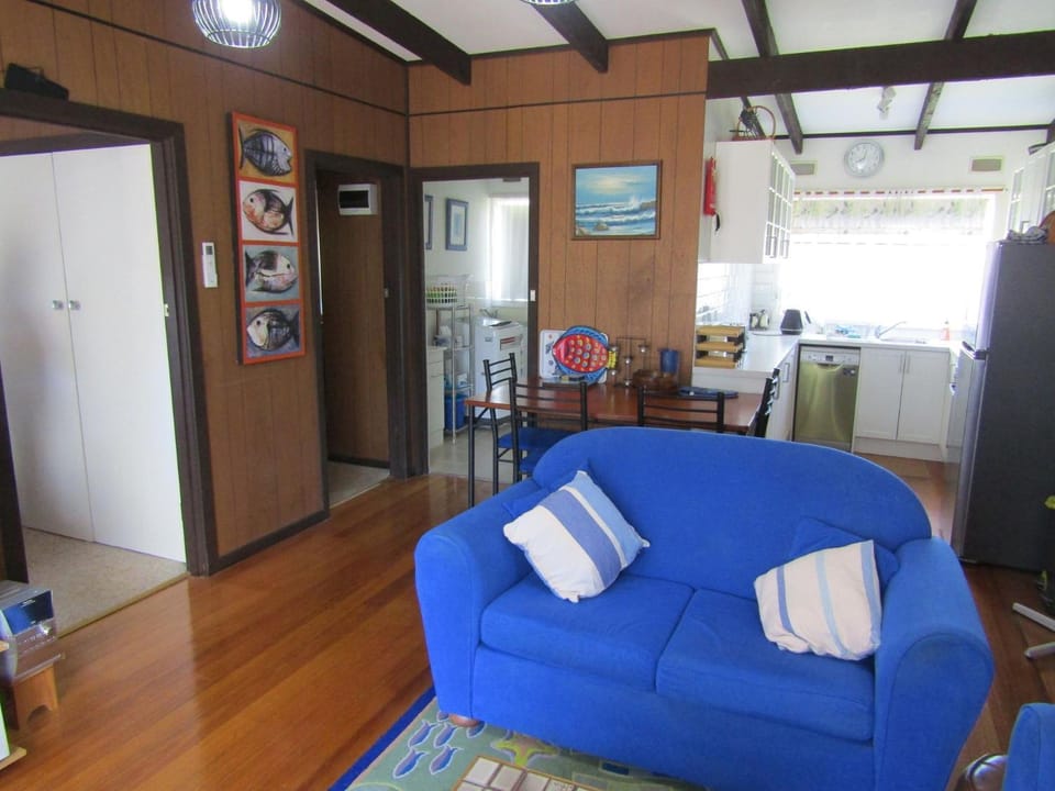 Honeysuckle Beach Cottage - Silverleaves House in Cowes