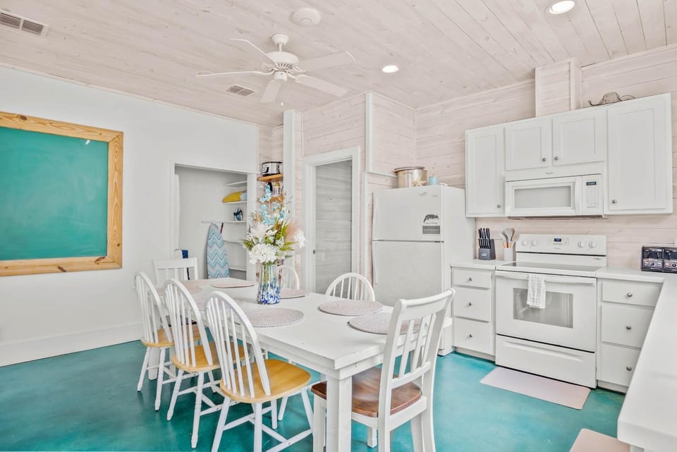 Kitchen or kitchenette, Dining area, furniture, oven, stove