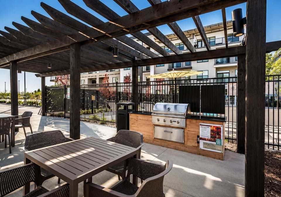 CozySuites At Notch Apartment in Indianapolis