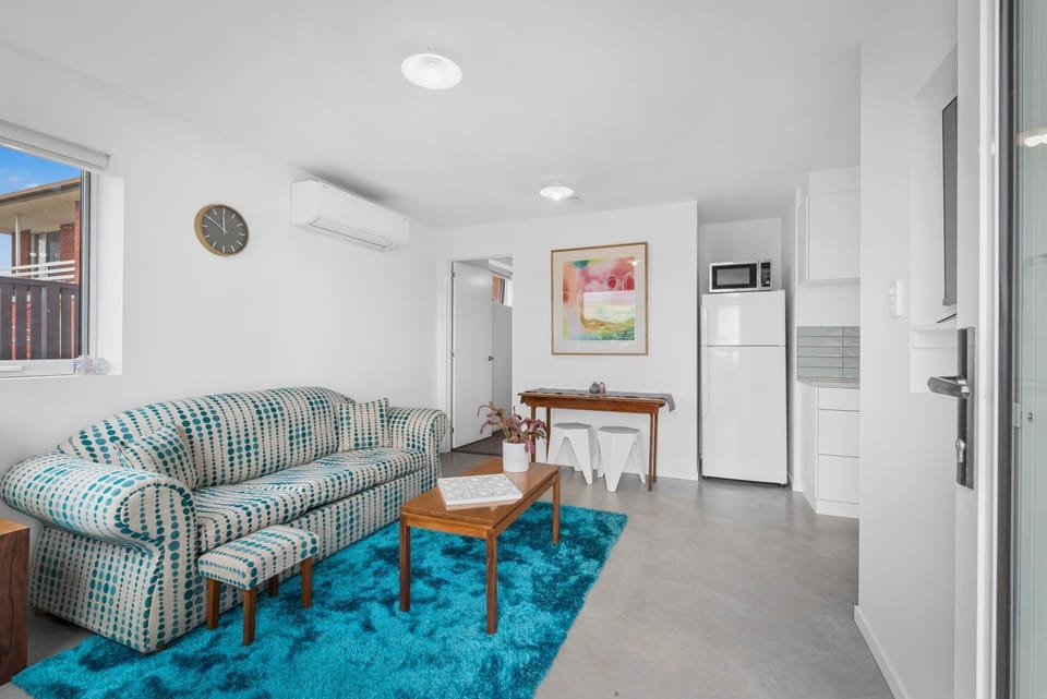Cosy Cottesloe - 2 Bedroom Unit - Free Parking - Free WIFI Apartment in Tasmania