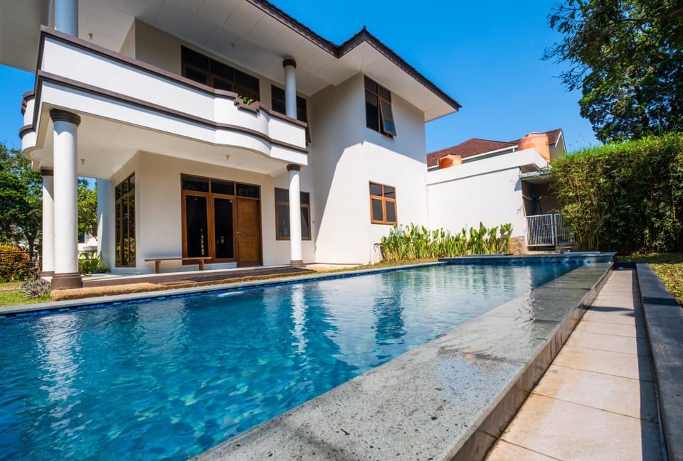 Andaru Graha Puspa For Family and Friends Villa in Parongpong