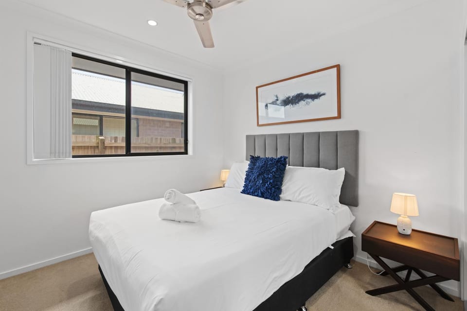 Gold Coast Oasis 4BR Villa in Coomera House in Hope Island