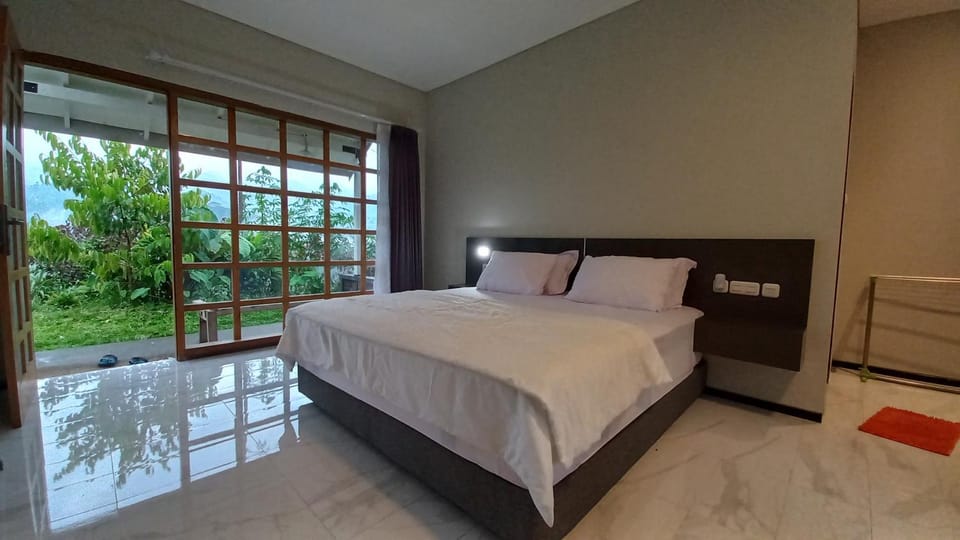 Mountain Ecolodge Bed and Breakfast in East Java