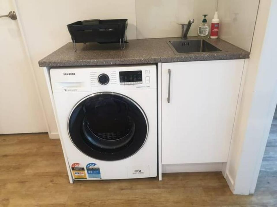 New, Cosy & Private 1-Bedroom & Living Flat Apartment in Wellington Region
