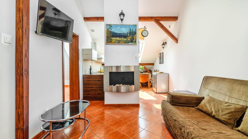 Communal lounge/ TV room, TV and multimedia, Kitchen or kitchenette, Living room, Seating area
