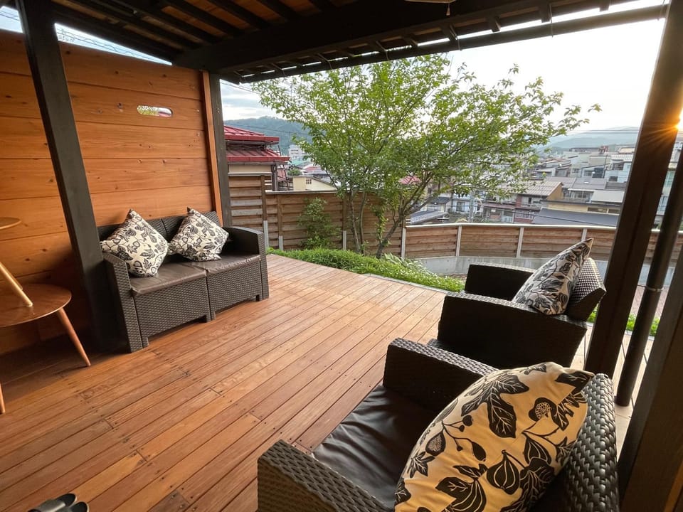 View (from property/room), Balcony/Terrace