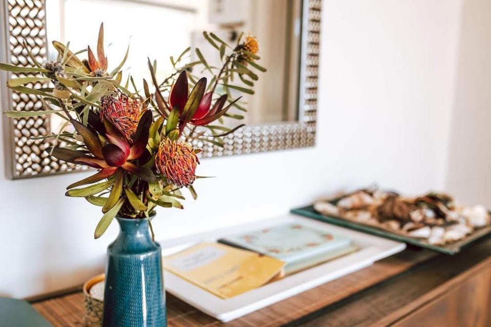 Sloop Cottage - Beachfront - Vibes House in Binalong Bay