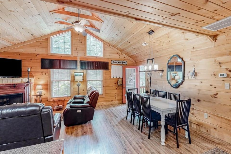 Wild Rose Cabin Cabin in Lake Lure