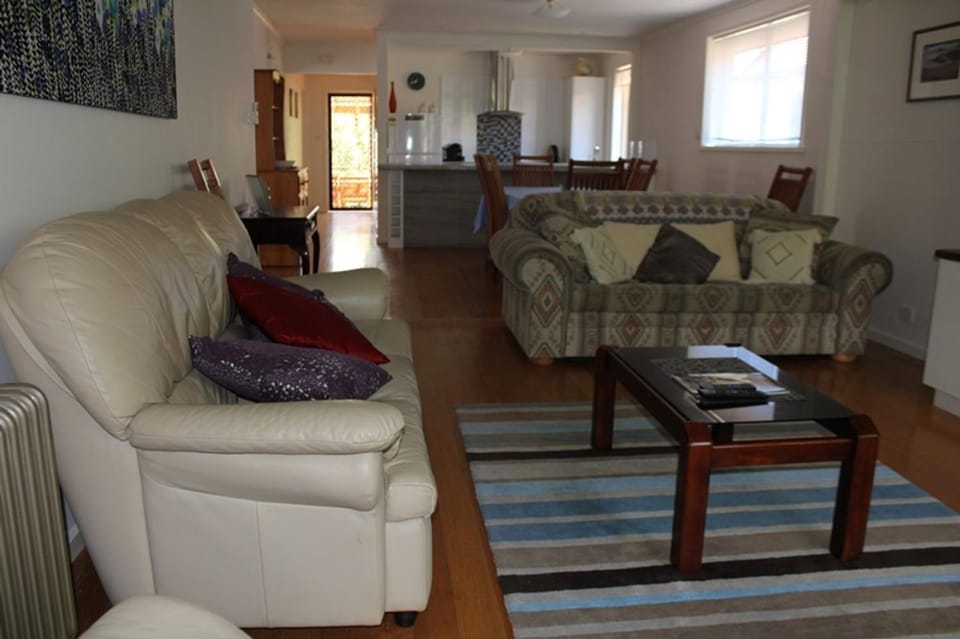 Roydon Retreat House in Cowes