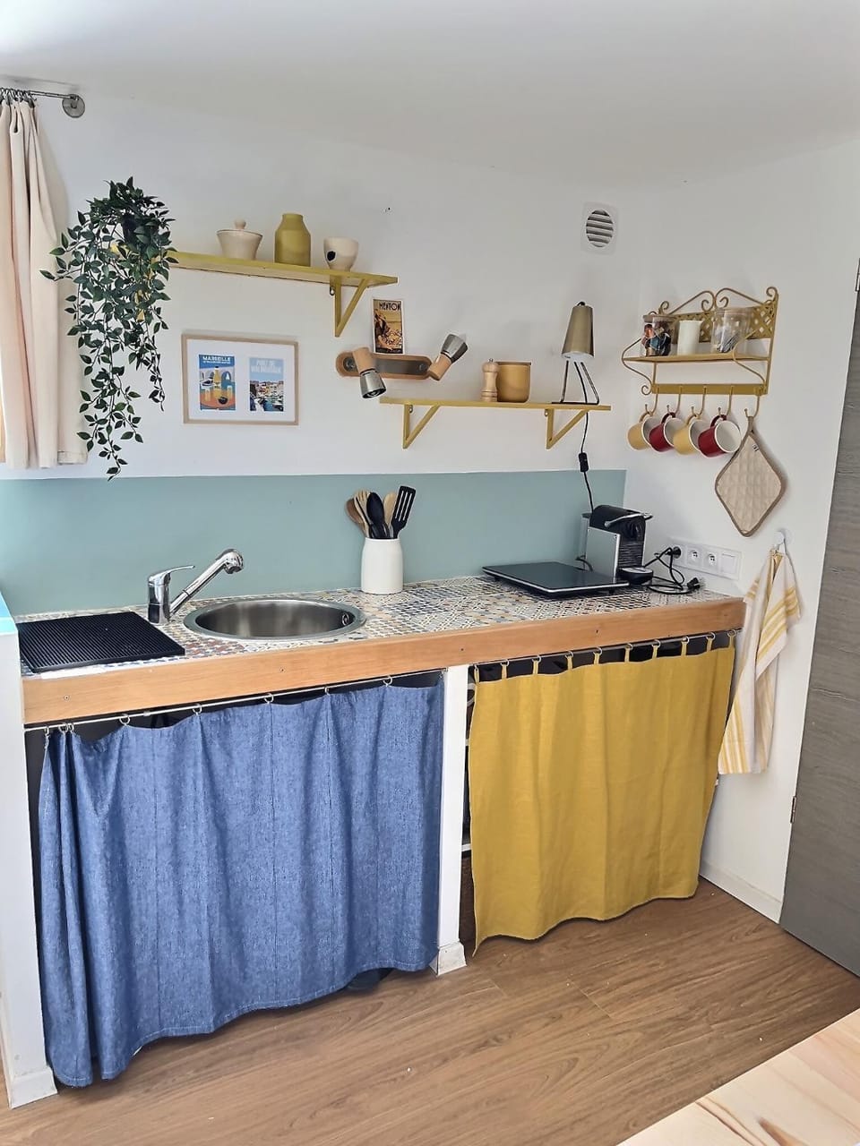Kitchen or kitchenette, stove
