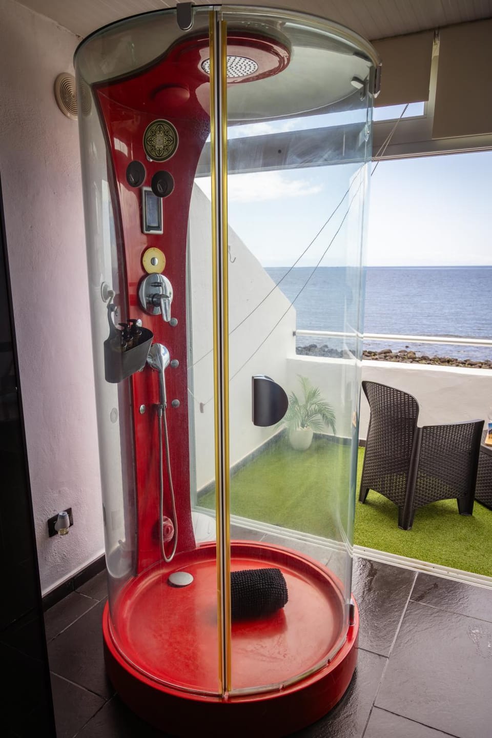 Live Puertito Neptune Beach House in Canary Islands