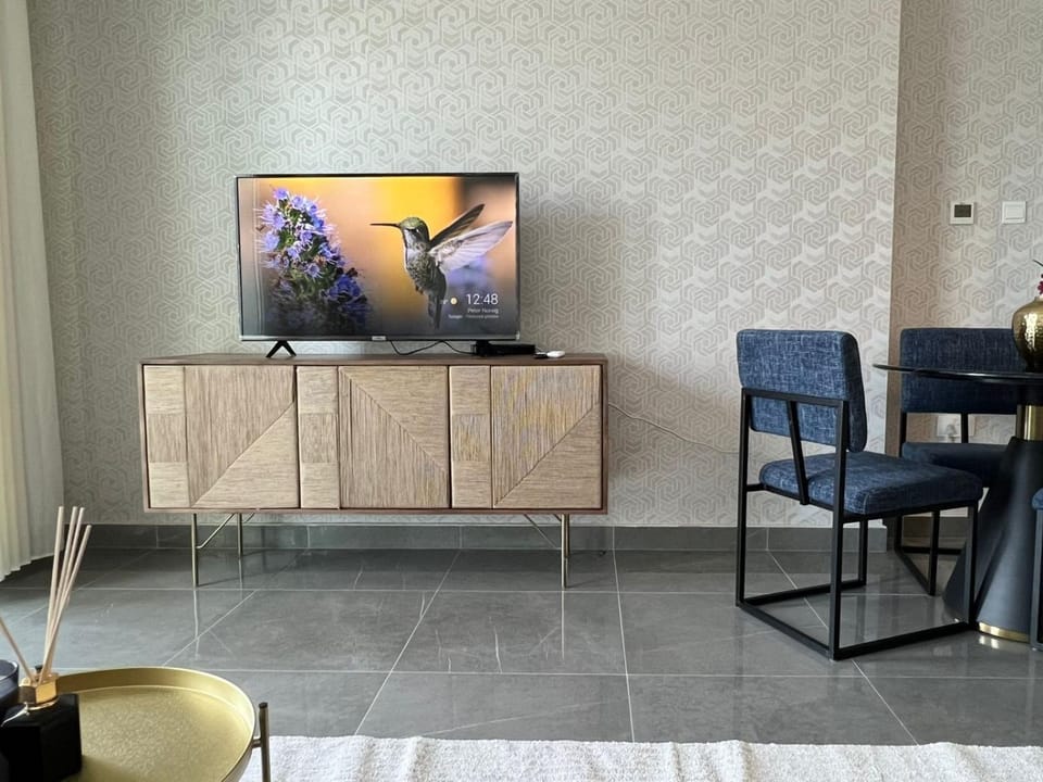 Desert Flower Delight Apartment in Abu Dhabi